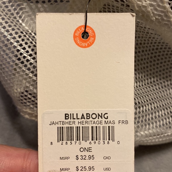Billabong hat - Picture 2 of 4